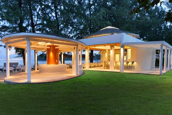 Barracuda Beach Bar & Restaurant